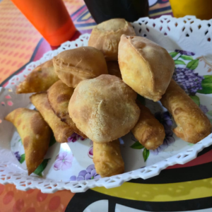 pastelitos y tequeños