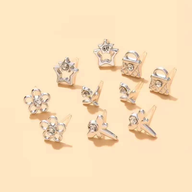 Set de 72 Aretes de Moda en Color Dorado - Motivos de Corona Floral, Lazos y Corazones (36 Pares) (3)